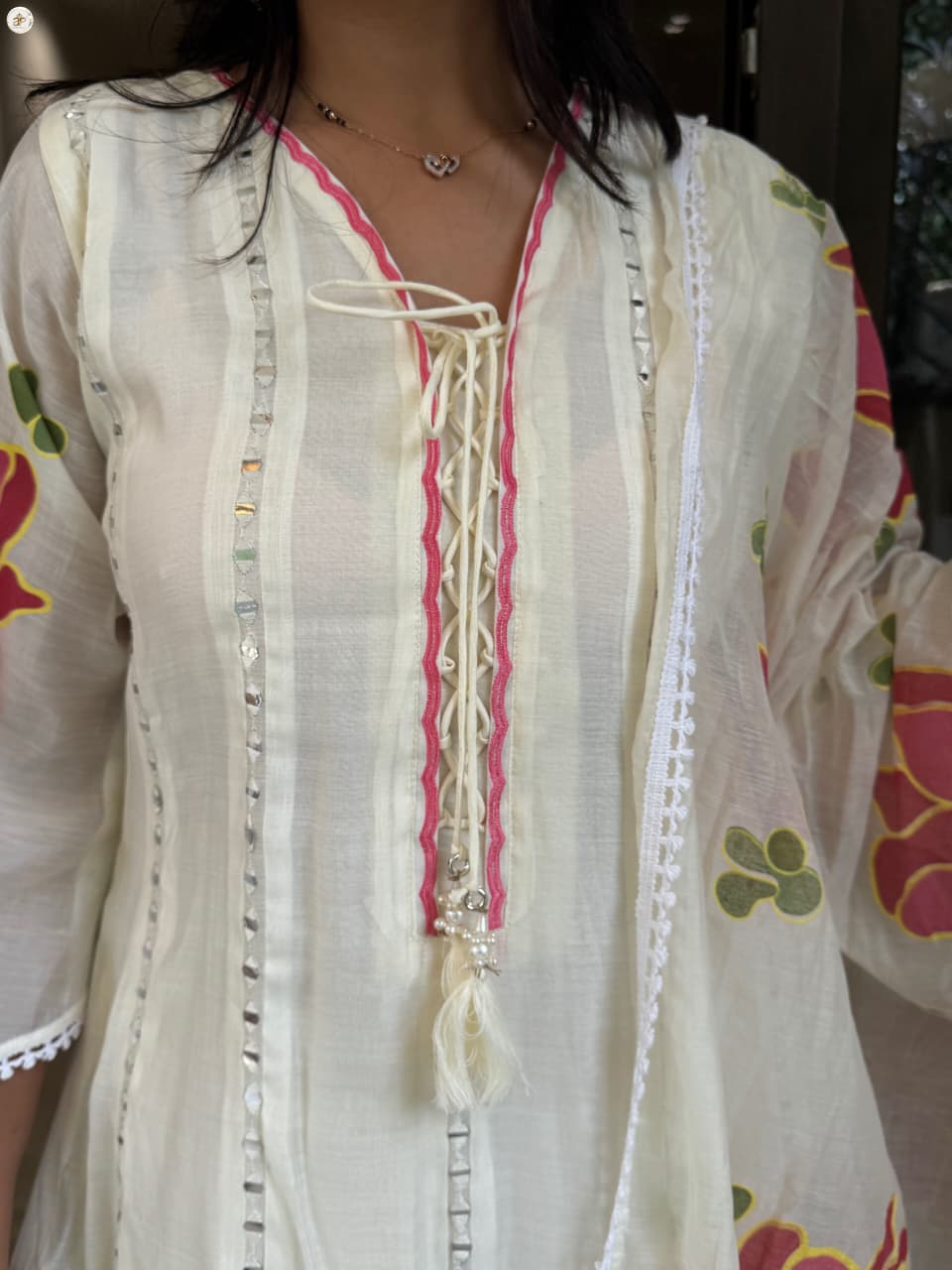 WHITE BRUSH PAINT ANARKALI