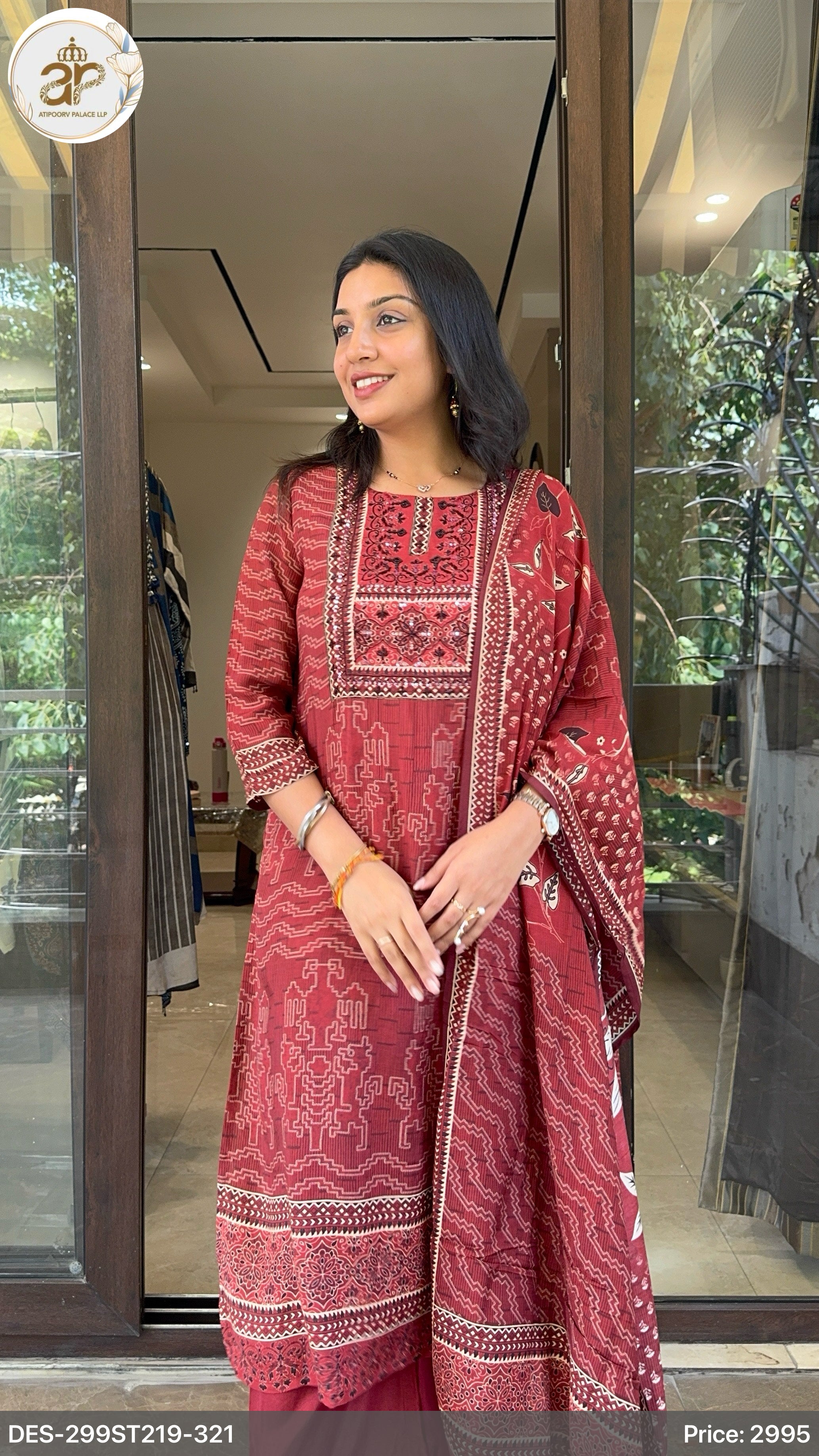 CRIMSON MUSLIN SUIT SET Secondary image