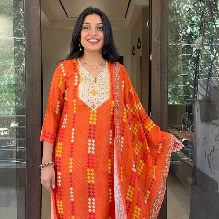 ORANGE MUSLIN SUIT SET Main image