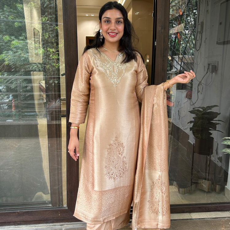 BANARASI GOLD SUIT SET Main image