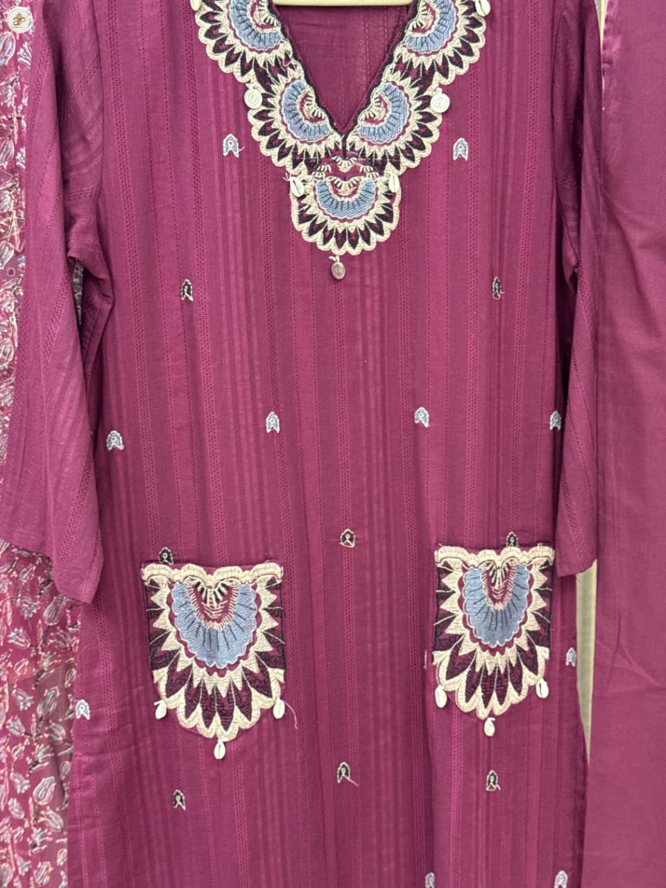 EMBROIDERY SUIT SET