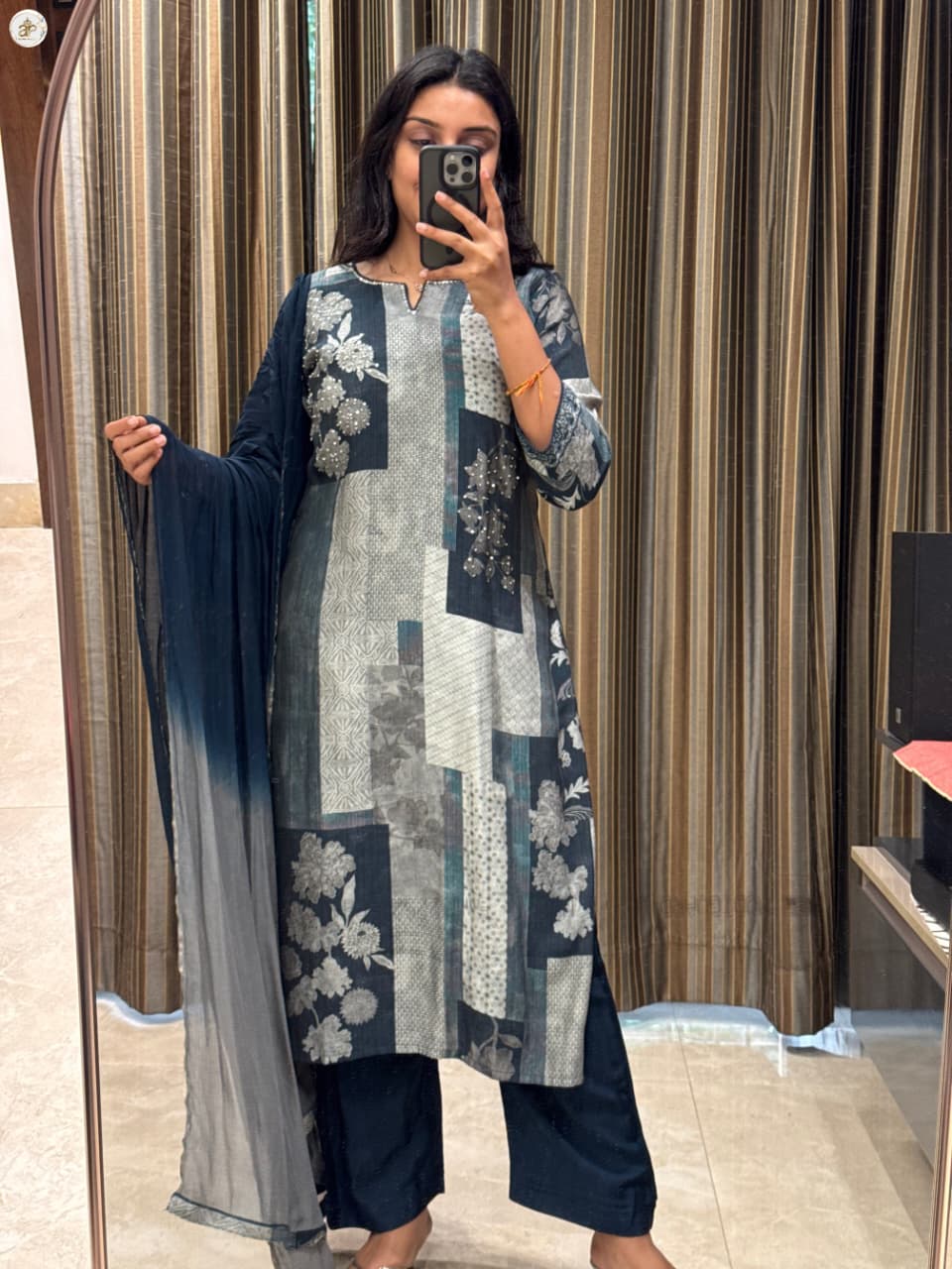 GEOMETRIC FLORAL SUIT SET Secondary image