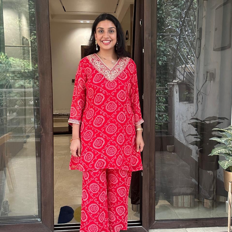 RED BANDNI COORDSET Main image