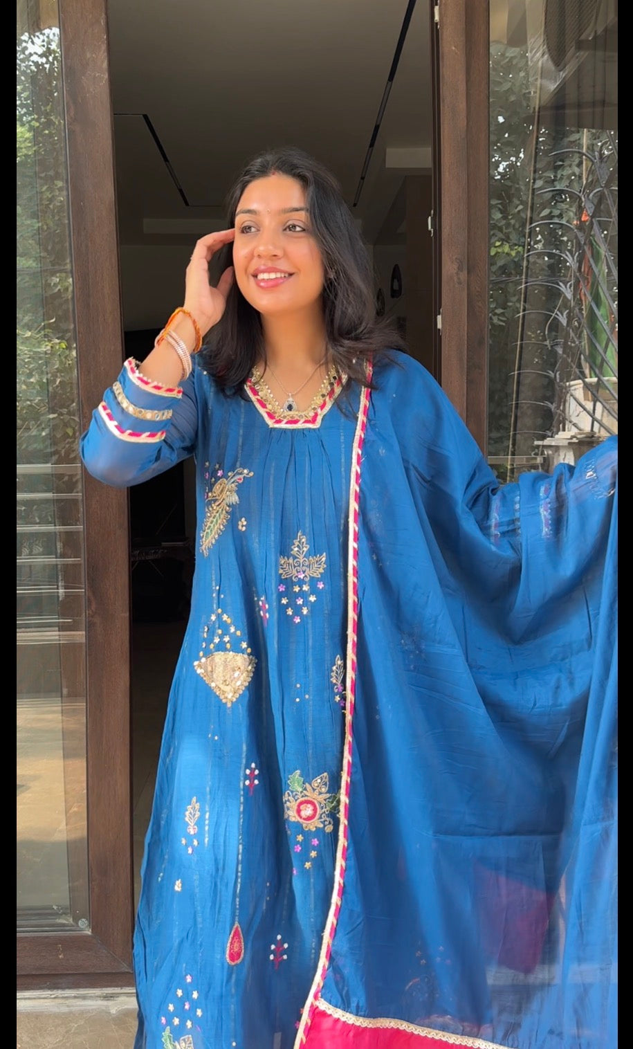 Scalping Anarkali Set
