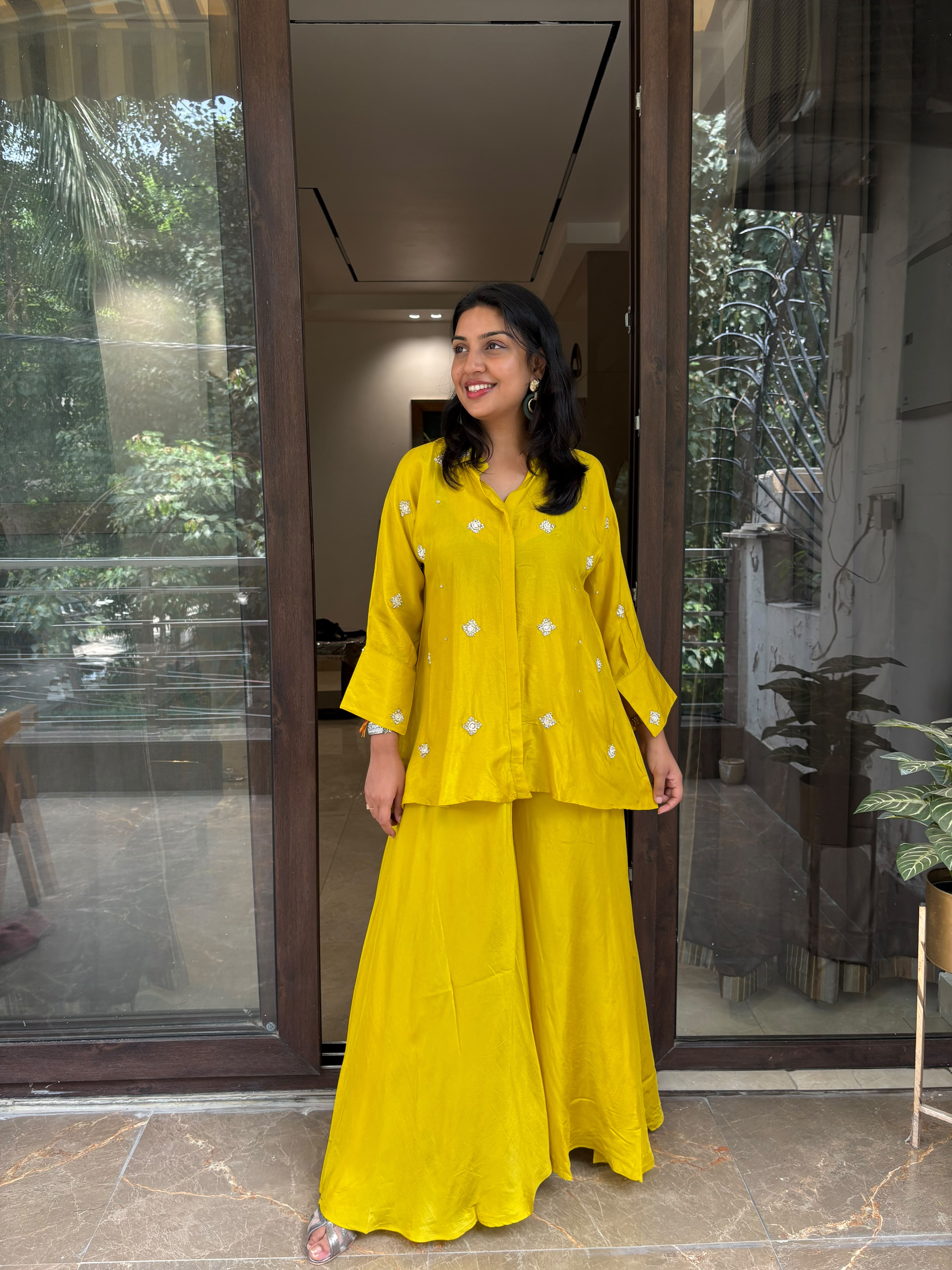 YELLOW CREPE DIVIDER COORD