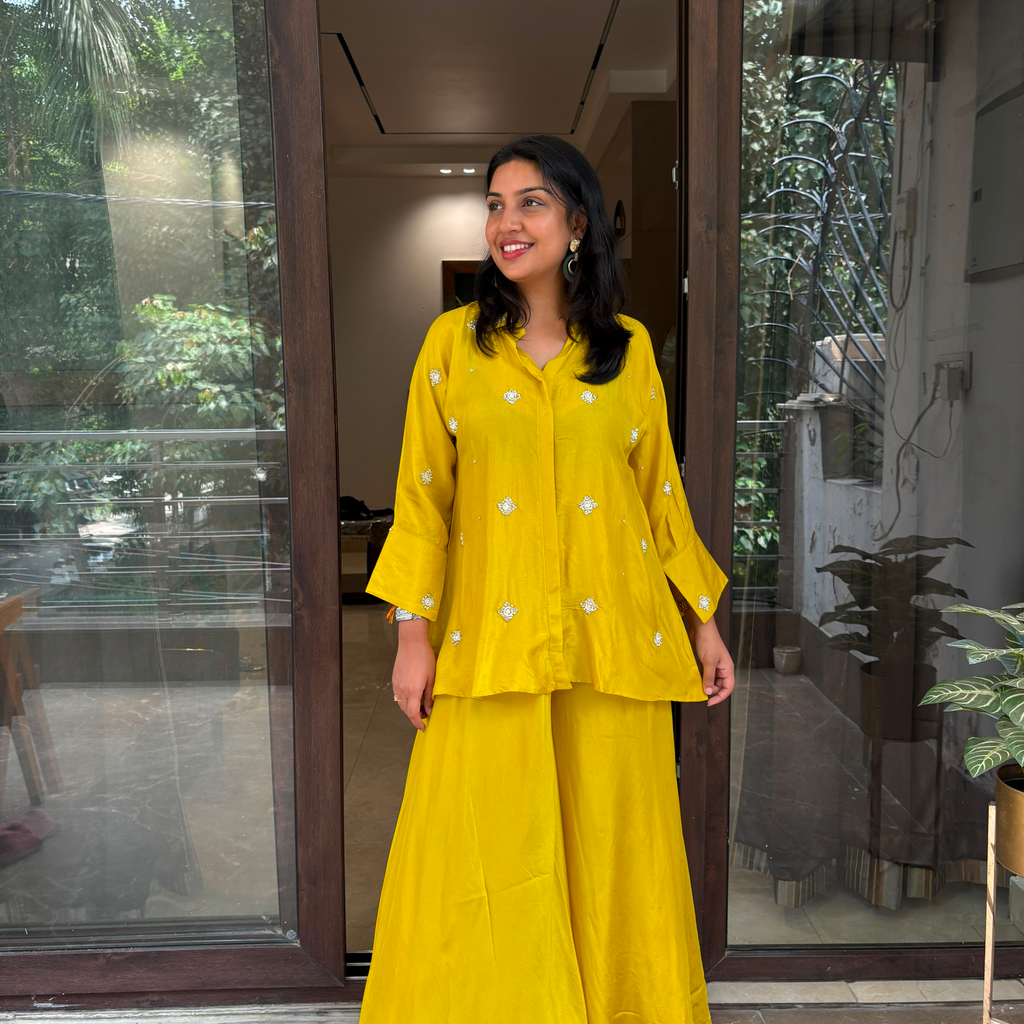 YELLOW CREPE DIVIDER COORD