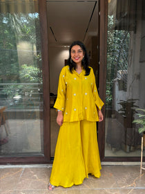 YELLOW CREPE DIVIDER COORD