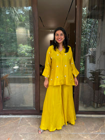 YELLOW CREPE DIVIDER COORD