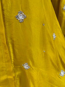 YELLOW CREPE DIVIDER COORD