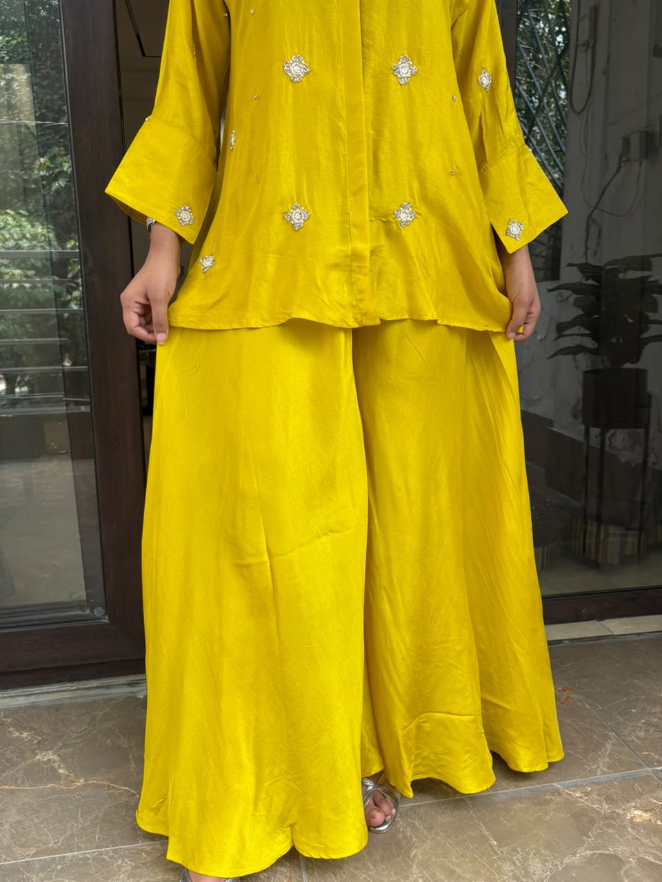 YELLOW CREPE DIVIDER COORD