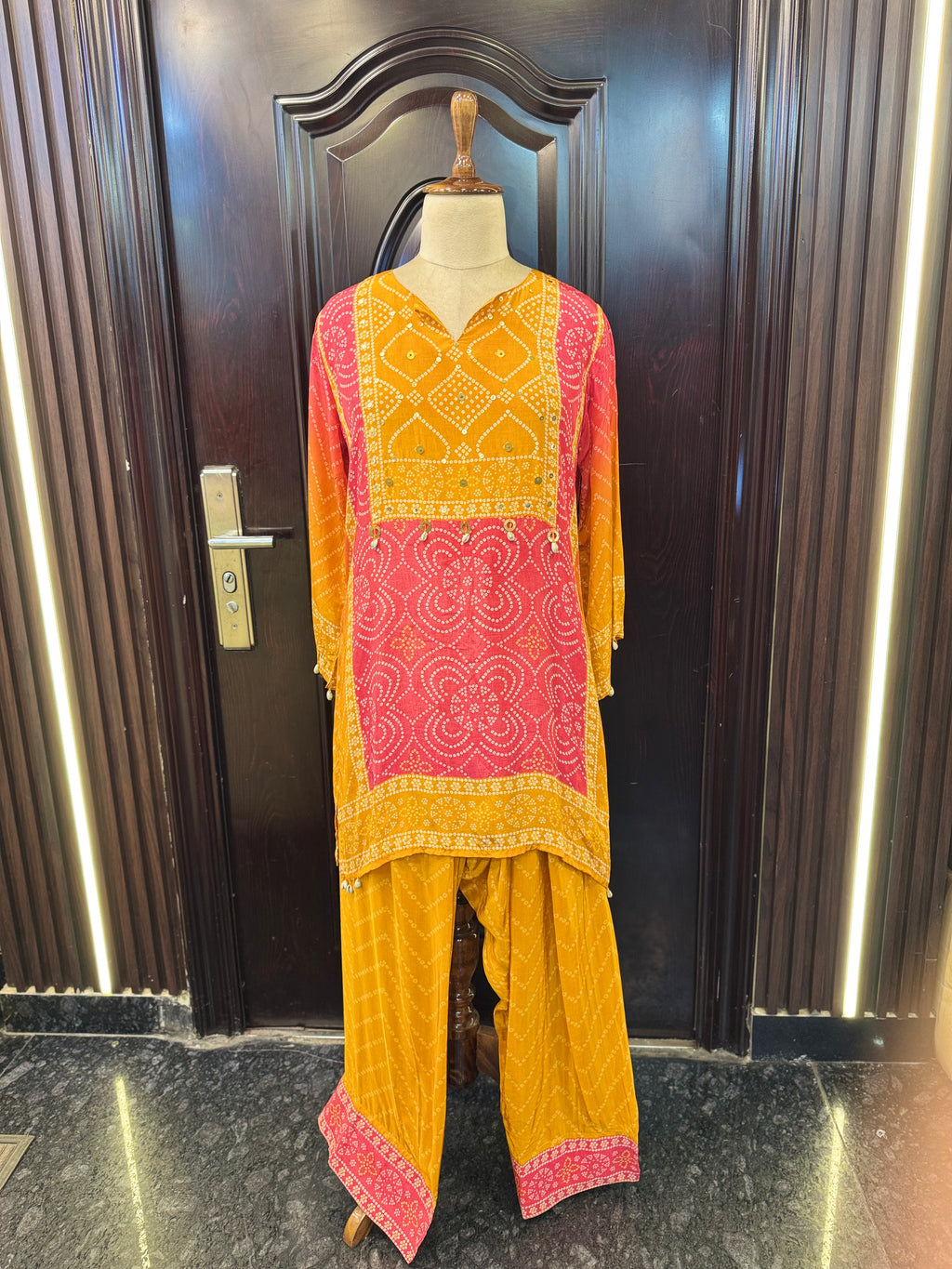 BANDNI FARSI COORD