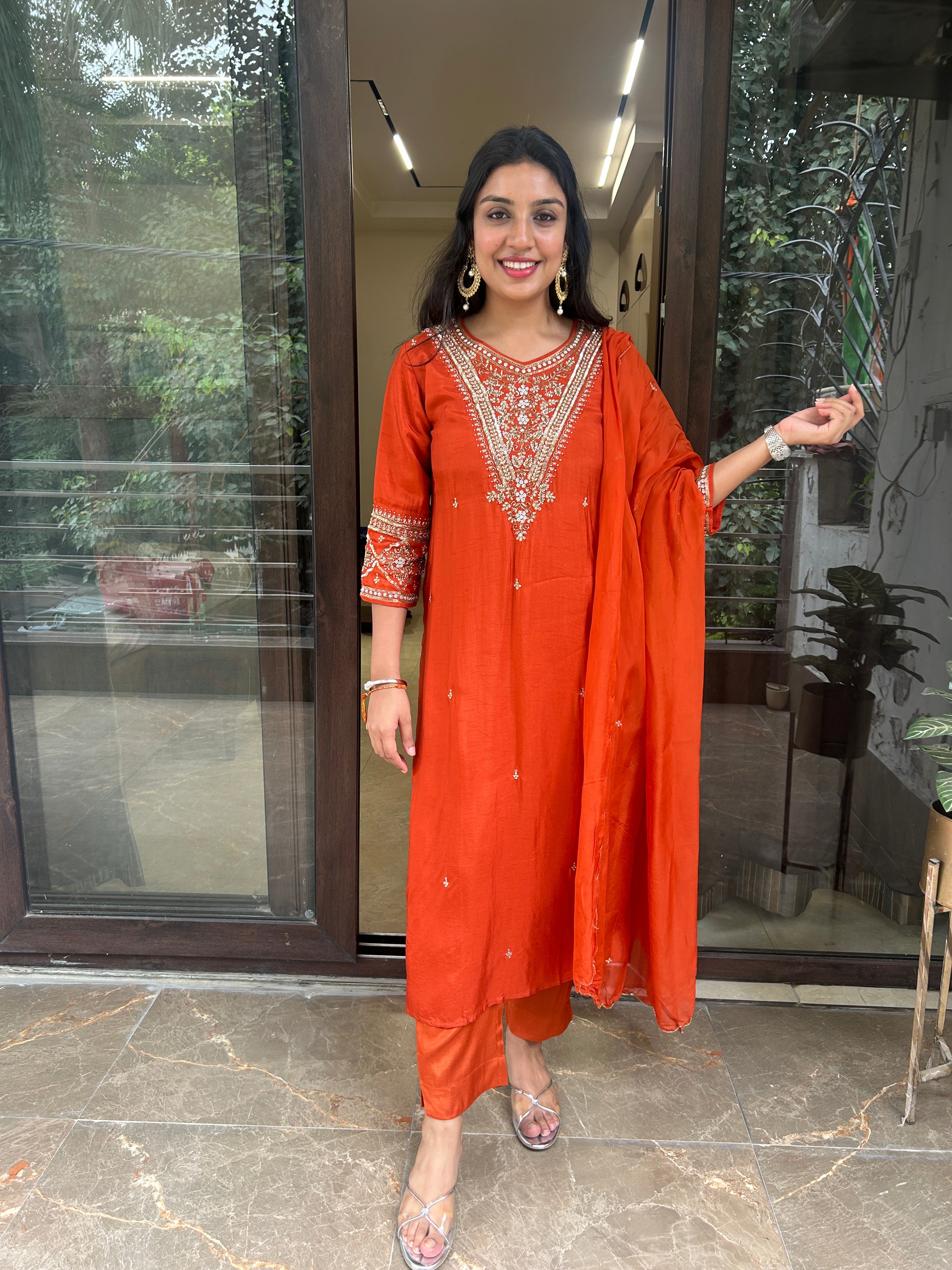 Sunerhi Silk Suit Secondary image
