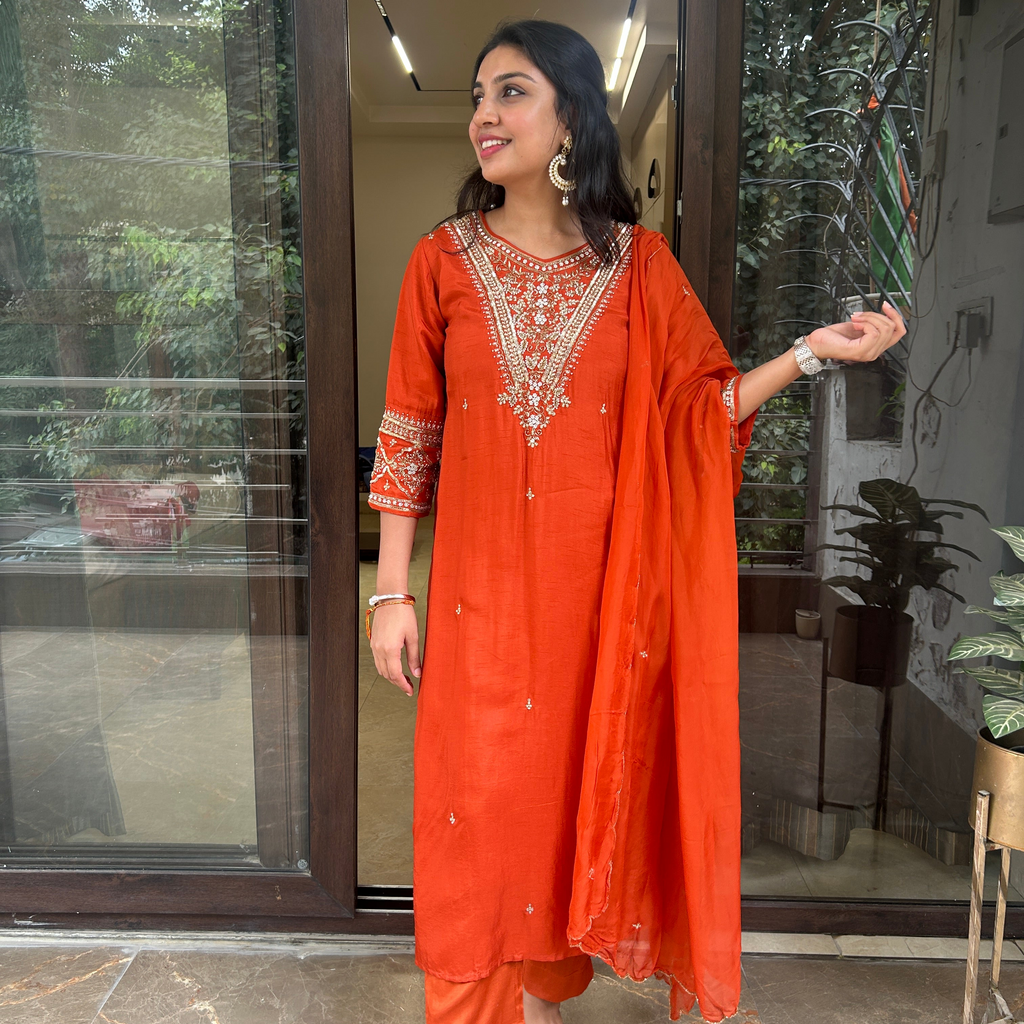 Sunerhi Silk Suit