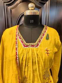 Scalping Anarkali Set