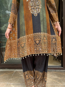 Jashn-E- Farshi Set