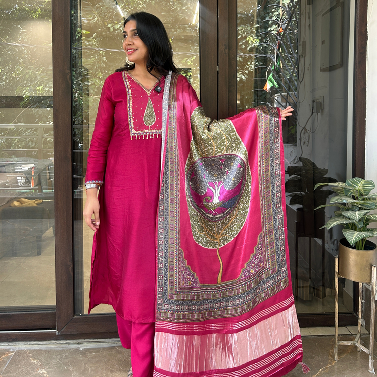 REGAL KURTA SET WITH GAJJI DUPPATA Main image