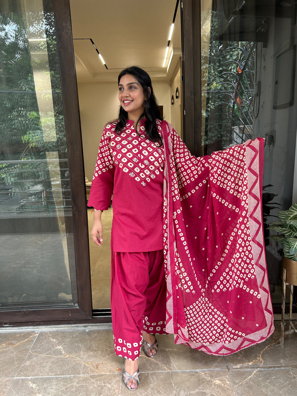 BANDNI FARSHI SUIT SET